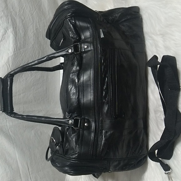 First Class Genuine Leather Vintage Duffle Bag W/Strap - Picture 5 of 14